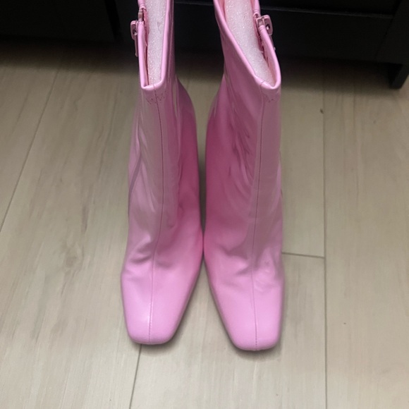 Steve Madden Pink Heeled Boots - Picture 4 of 6